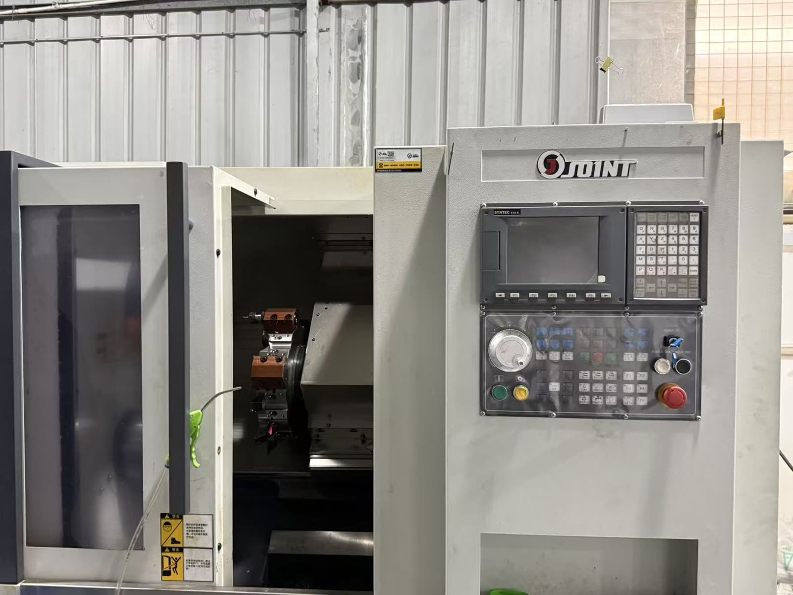CNC-Drehen vs. CNC-Fräsen: Welches Verfahren ist das richtige für Ihr Bauteil?